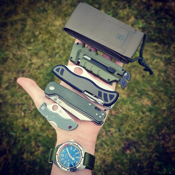 KNIVES