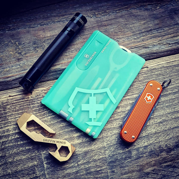 VICTORINOX SWISS CARD