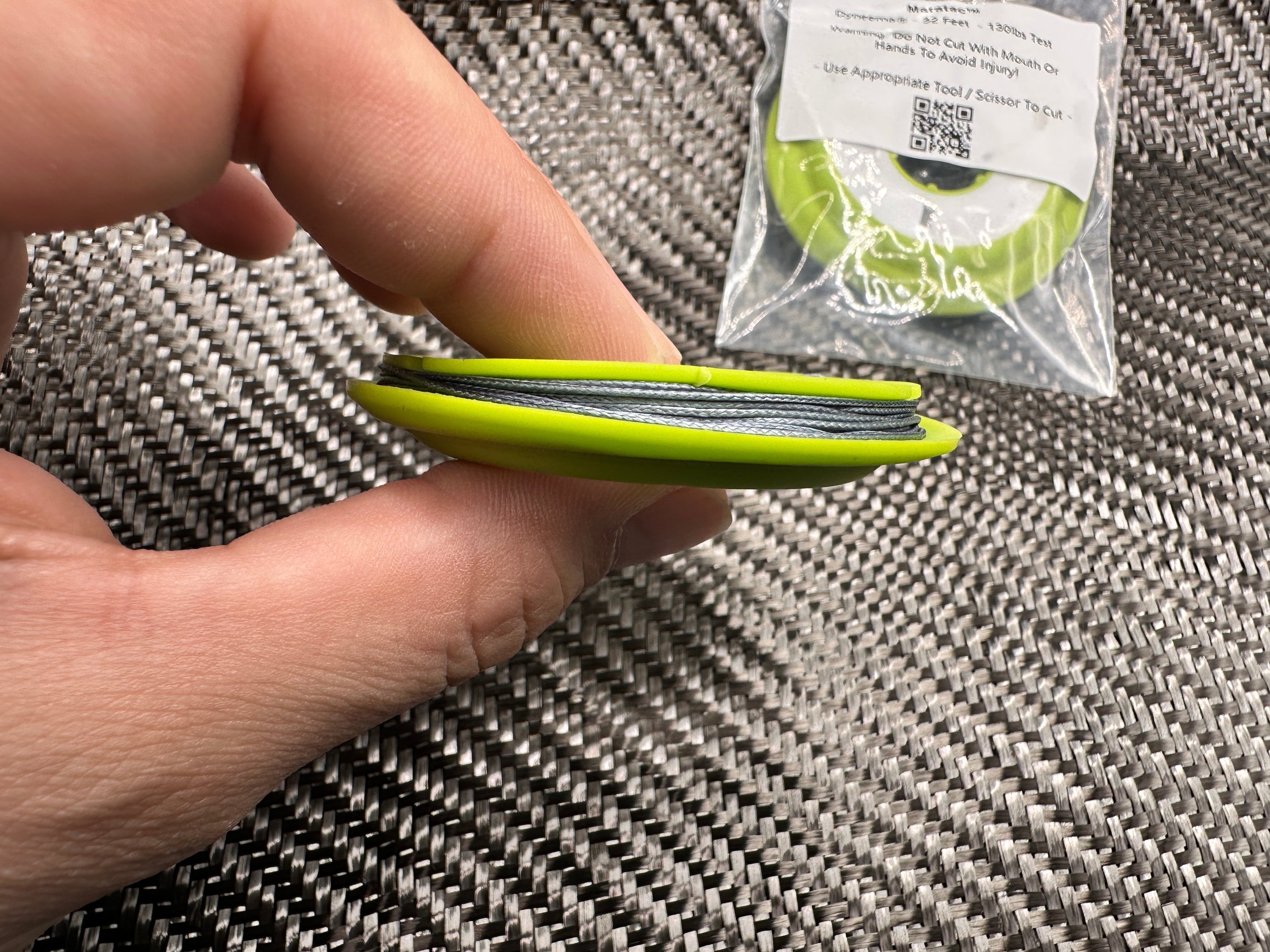 Maratac Armada-Weave - 27 Feet / 130lbs Test + Silicone Storage Dispenser - 8 Meter Armadatråd Med Hållare