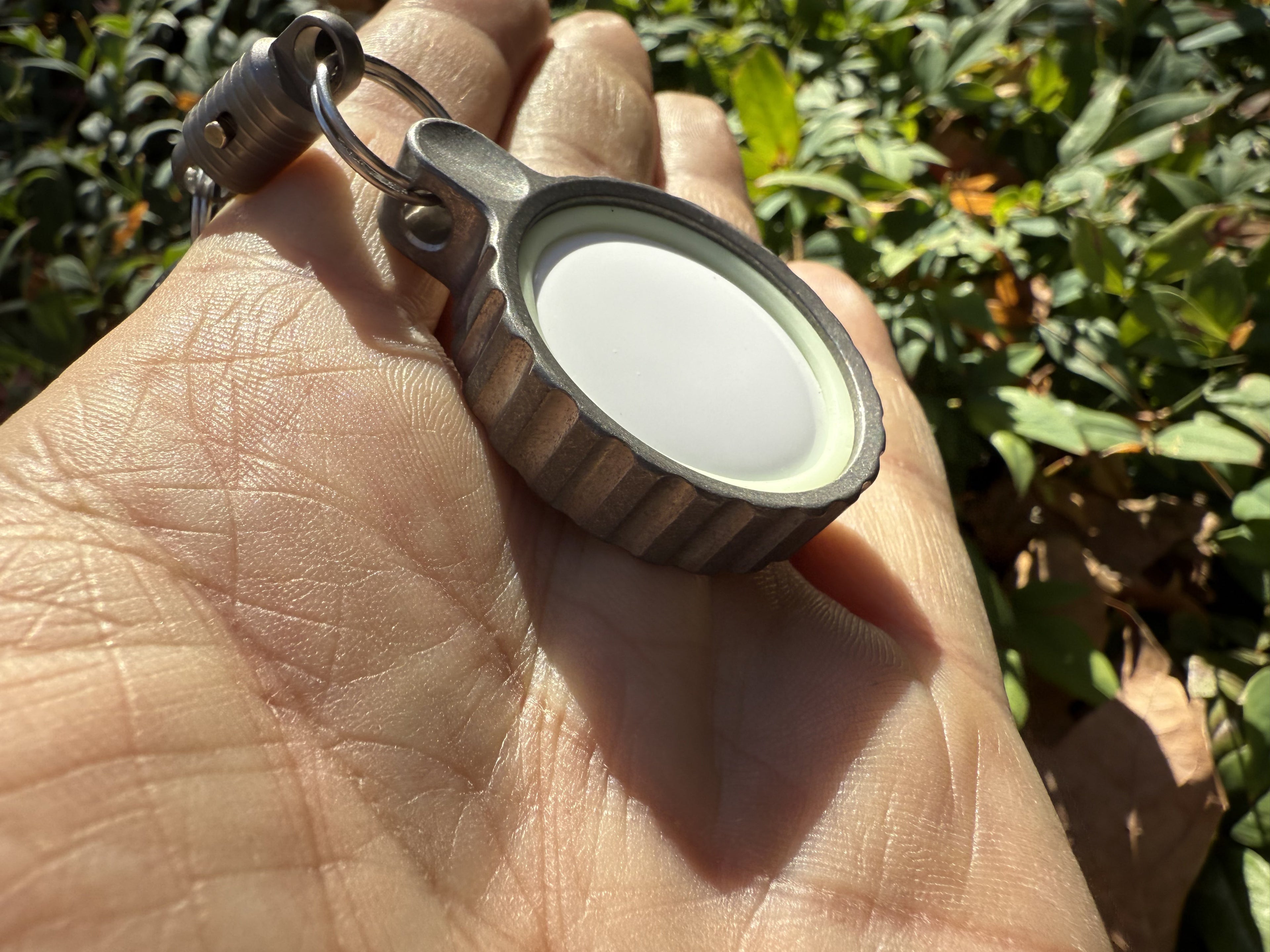 Maratac Titan Pocket AirTag Holder - AirTaghållare av Titan För V1 & V2