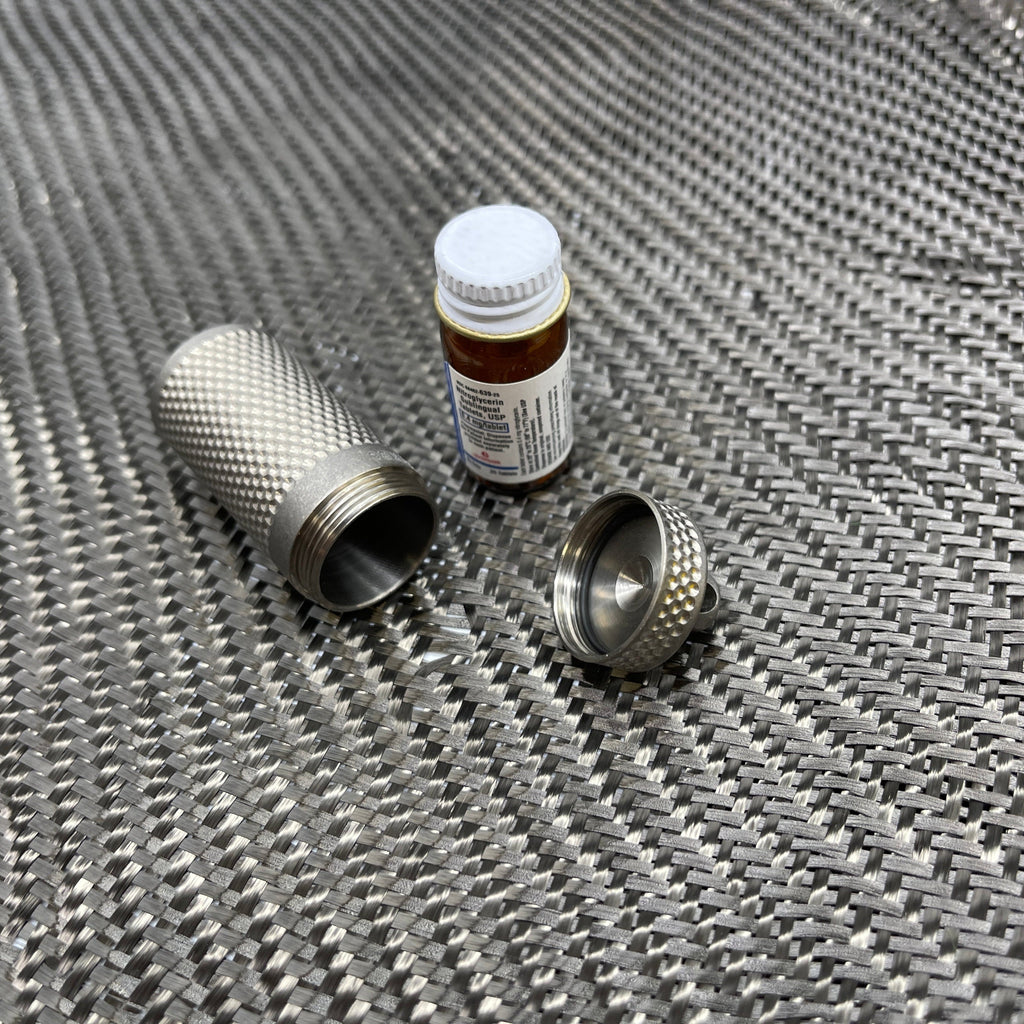 Maratac XL Piccolo Nitro Vault Titanium Capsule V2 open lid and bottle SLIMS.SE