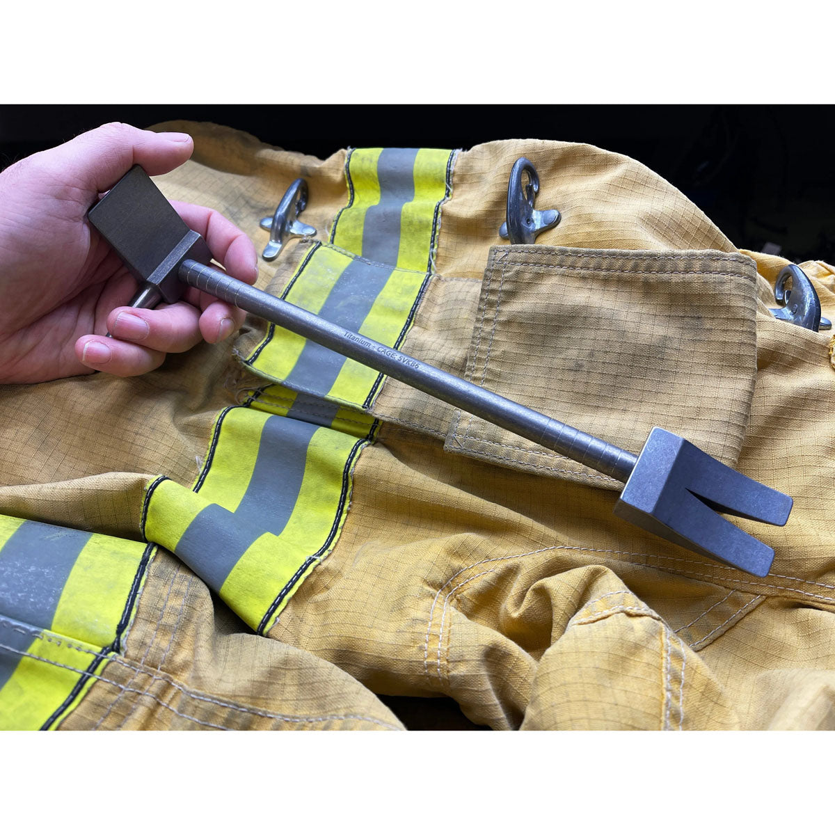 Maratac 12 Hooligan Tool XL Titanium Pry Bar - Bräckjärn Av Titan - SLIMS.SE FIRE FIGHTER