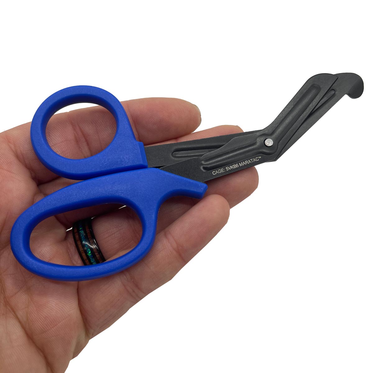 Maratac Compact Trauma Shears by Maratac® Gen 3 - Traumasax - SLIMS.SE - in hand