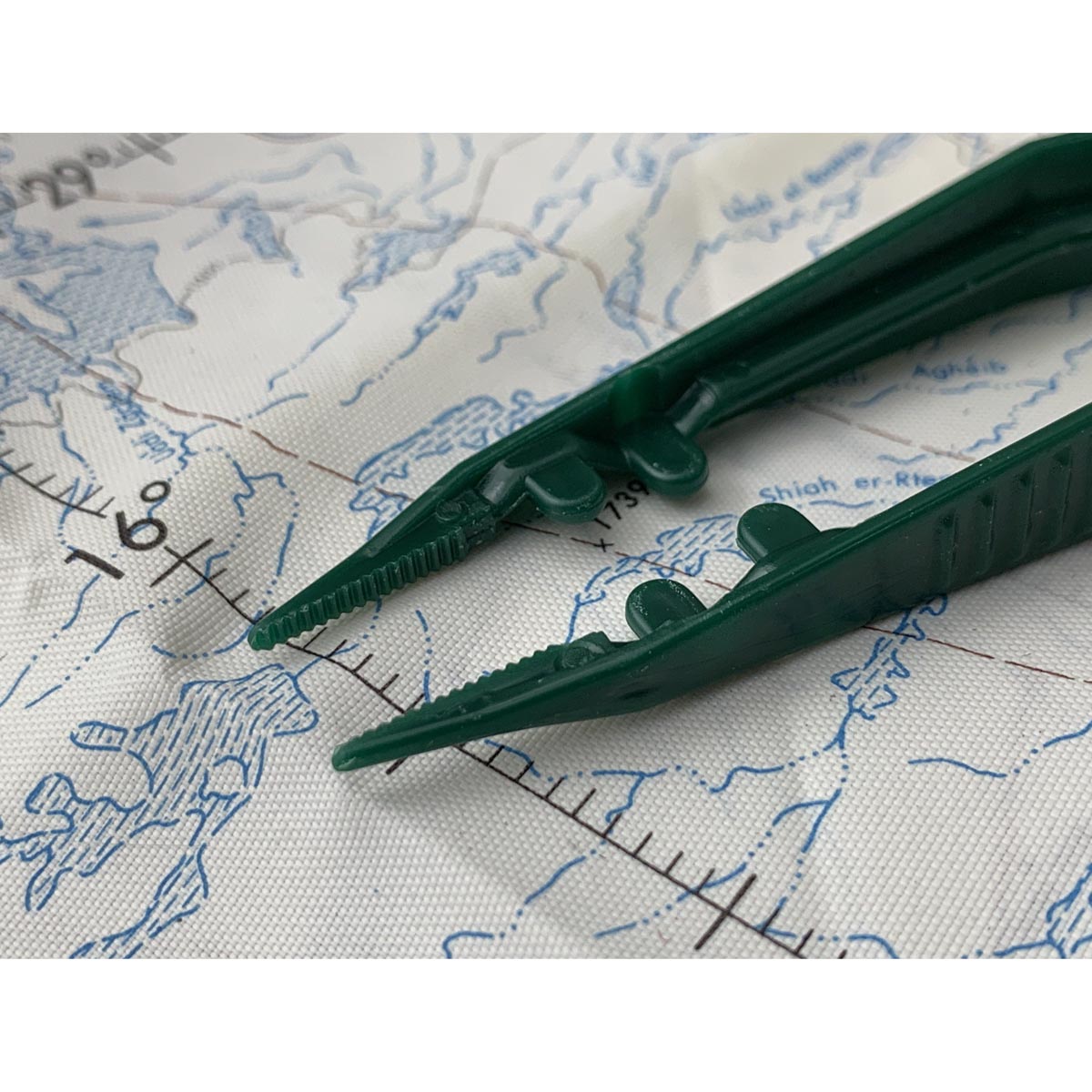 Maratac UV Stabilized Polyethylene Tweezers - Ej Magnetisk Pincett - SLIMS.SE - close up