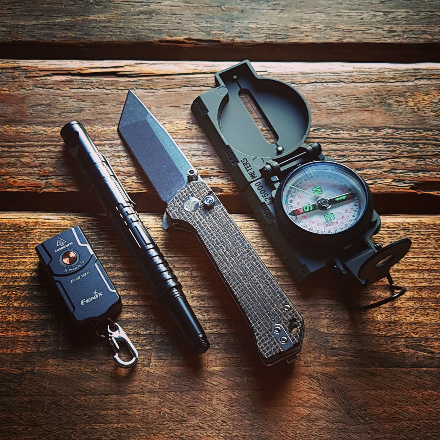 QSP Grebe T Button Lock Brown Micarta