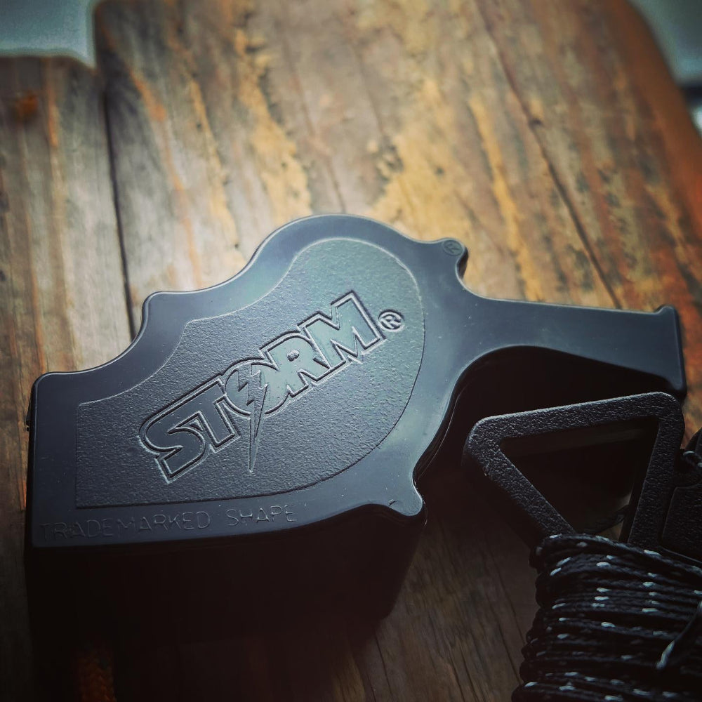 All Weather Safety Whistle Storm Whistle Visselpipa - Svart närbild SLIMS.SE