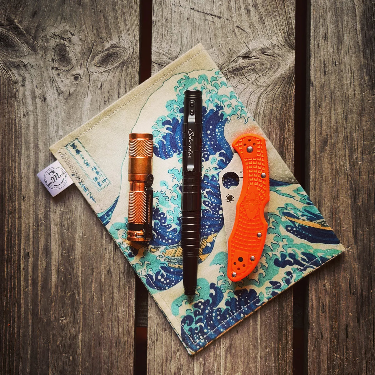 Spyderco Delica 4 VG-10 FRN - Orange EDC FLAT LAY SLIMS.SE