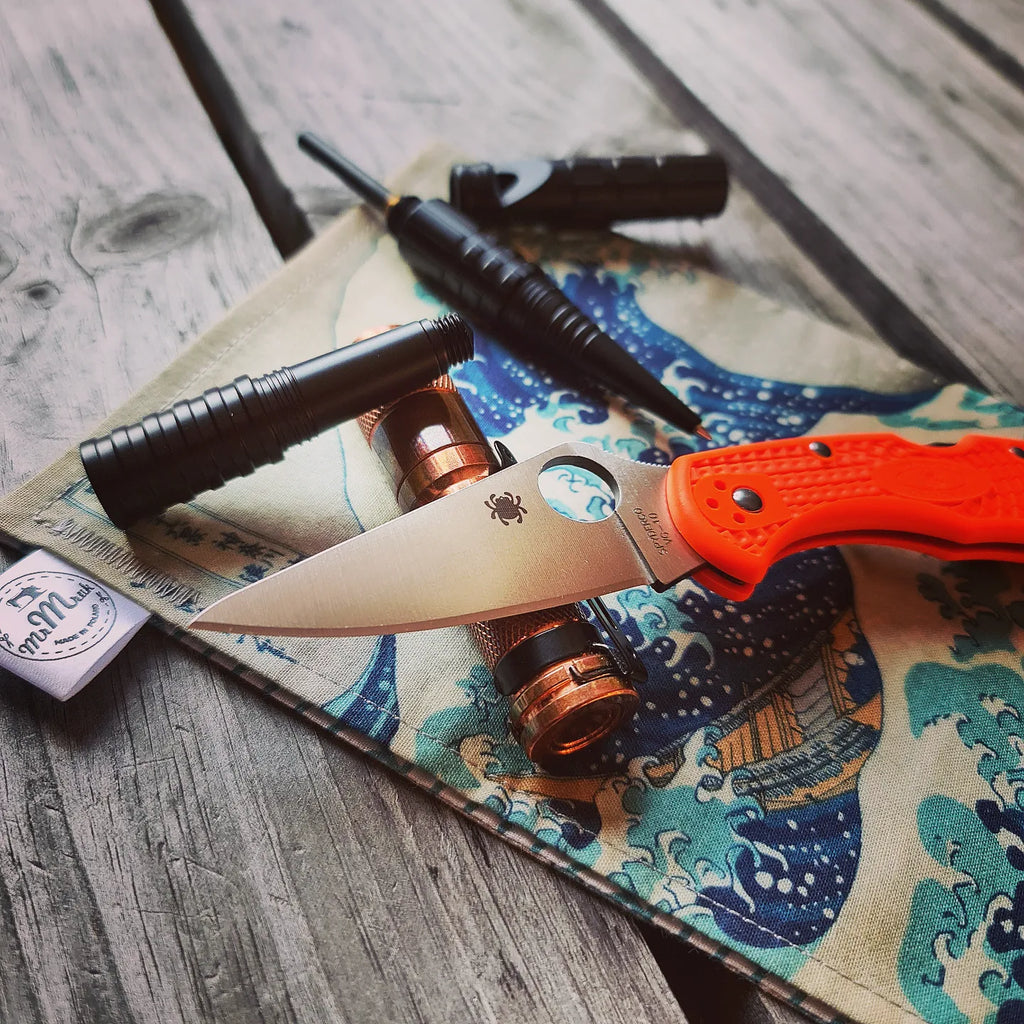 Spyderco Delica 4 VG-10 FRN - Orange utfällt blad SLIMS.SE